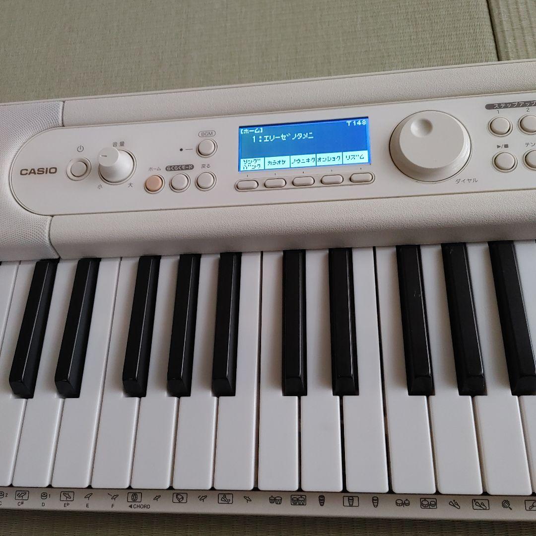 CASIO 61鍵電子キーボード ホワイト LK-526 22年製