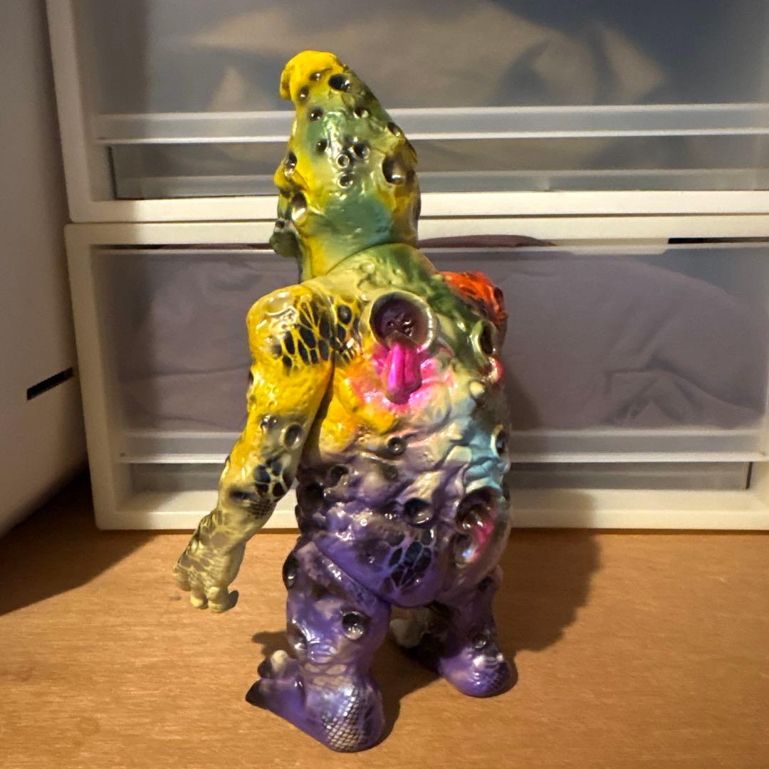 Mad Monk × BLObPUS MAD MOON One offヤモマーク