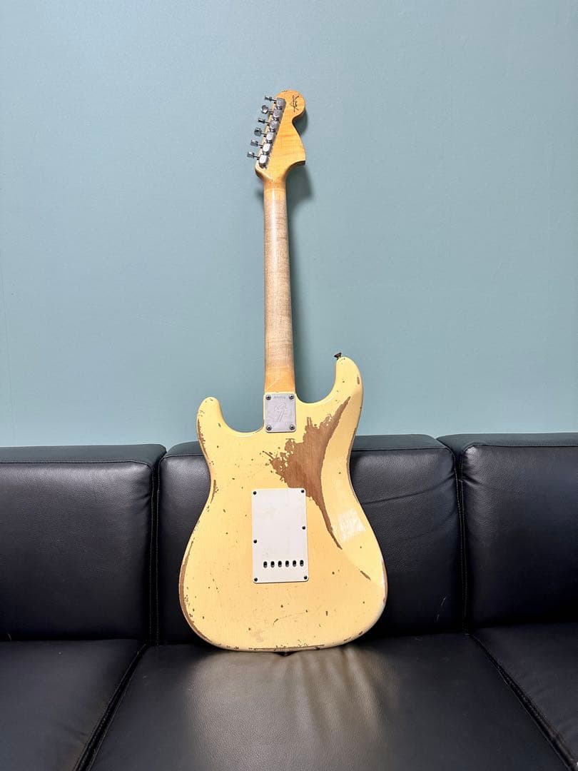 ギター Stratocaster Vintage White Revers Head