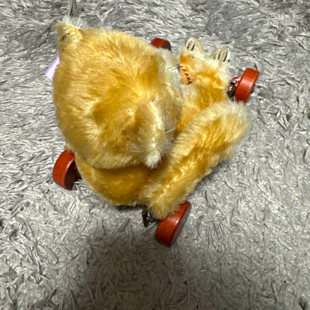 Steiff ベル付きオレンジぬいぐるみ