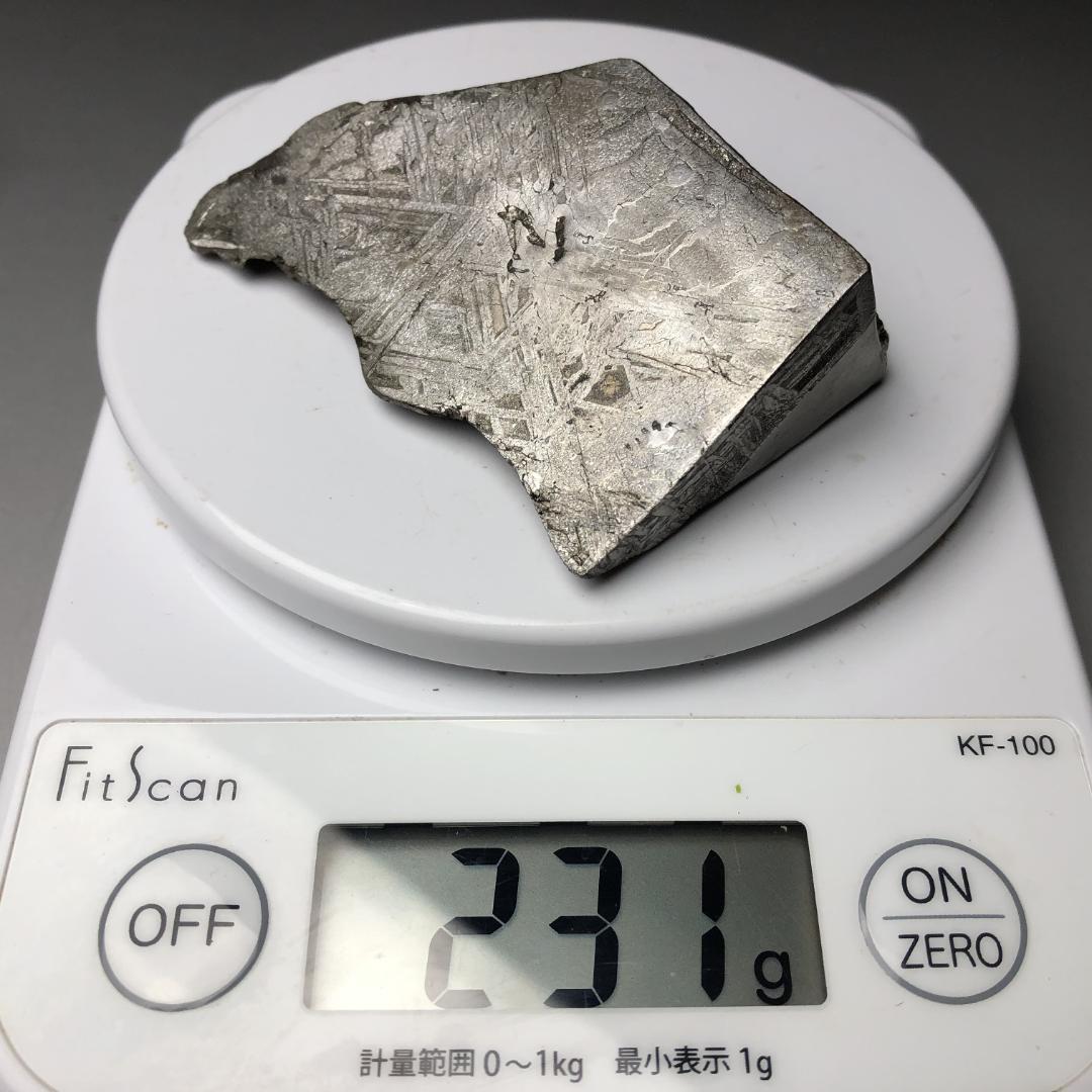 m*n様 アルタイ隕石 鉄隕石　外皮付き隕石　エンドカット　原石　重さ約231ｇ
