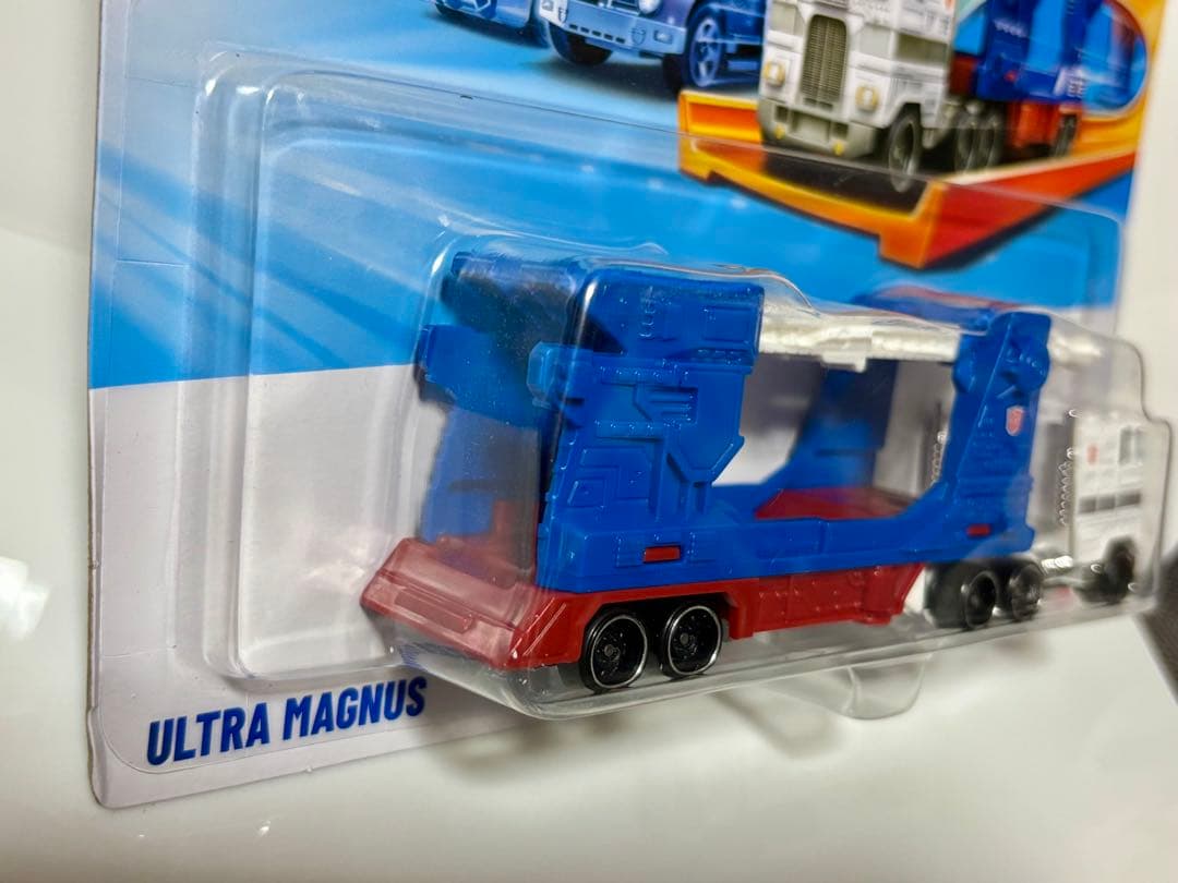 (3点) ホットウィール ウルトラマグナス、バンブルビー、オプティマス