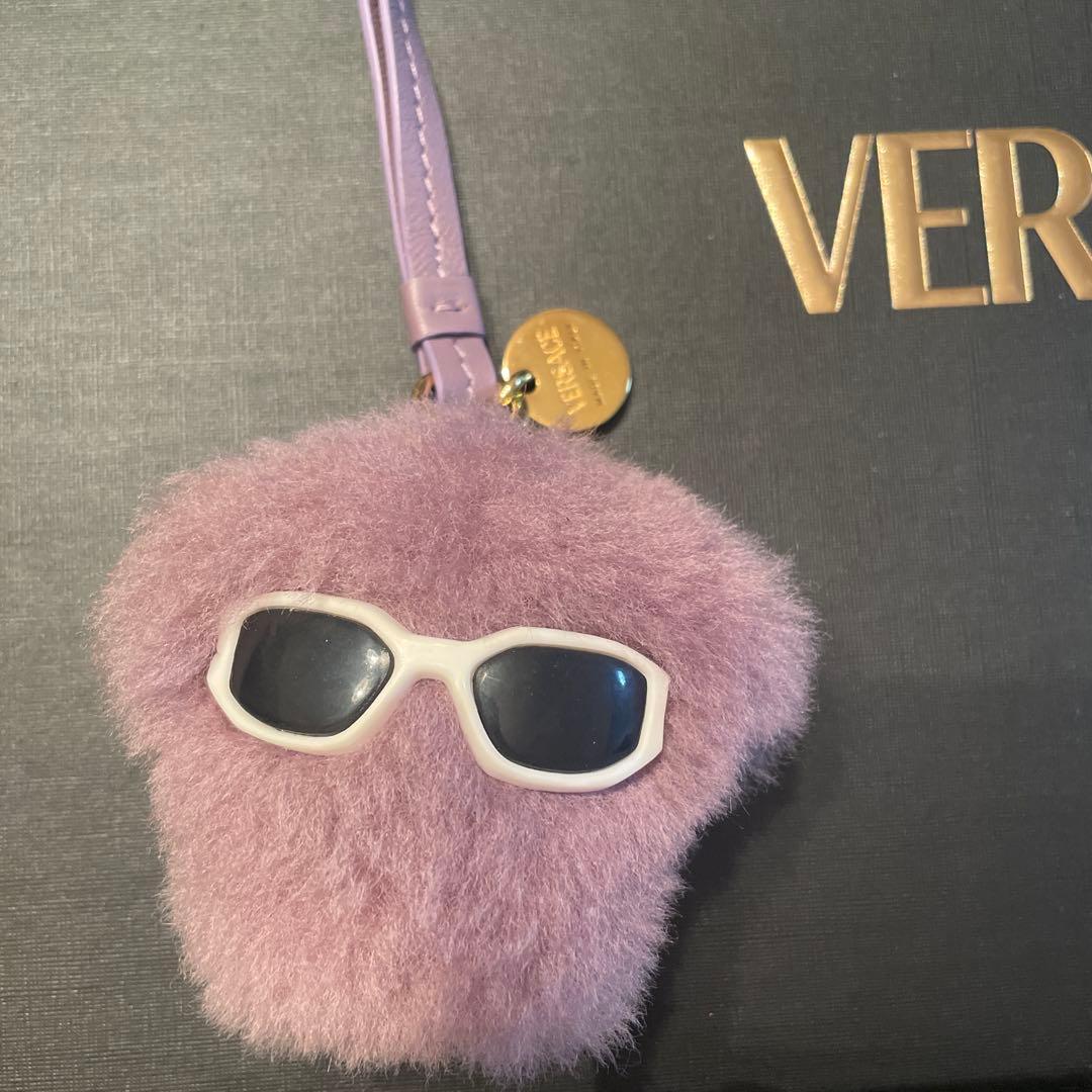 ベルサーチ　モフモフ　ヒョンジン