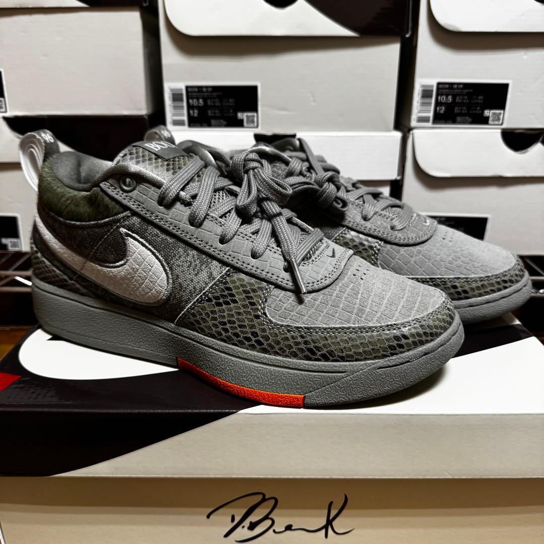 NIKE BOOK 1 PRM ‘HIKE’ HF6236-002 26.5cm