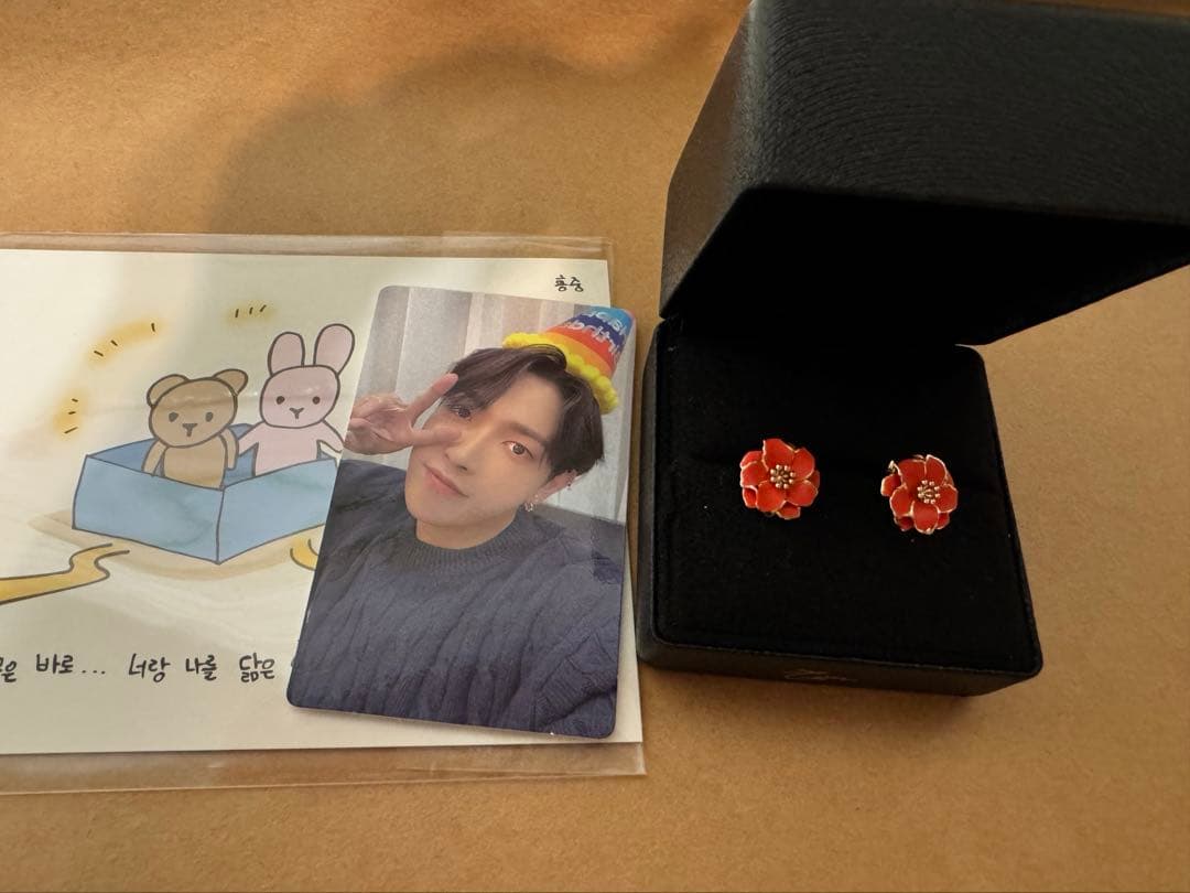 ATEEZ ホンジュン　センイルMD トレカ　ピアス　マリーゴールド　アチズ