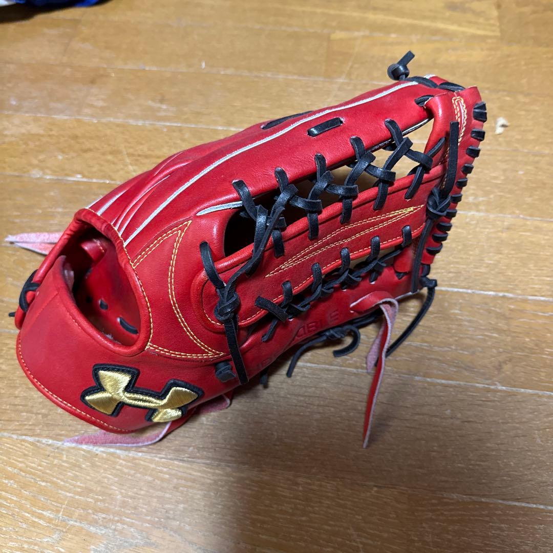 アンダーアーマー　Under Armour 硬式グローブ レッド　クロ紐