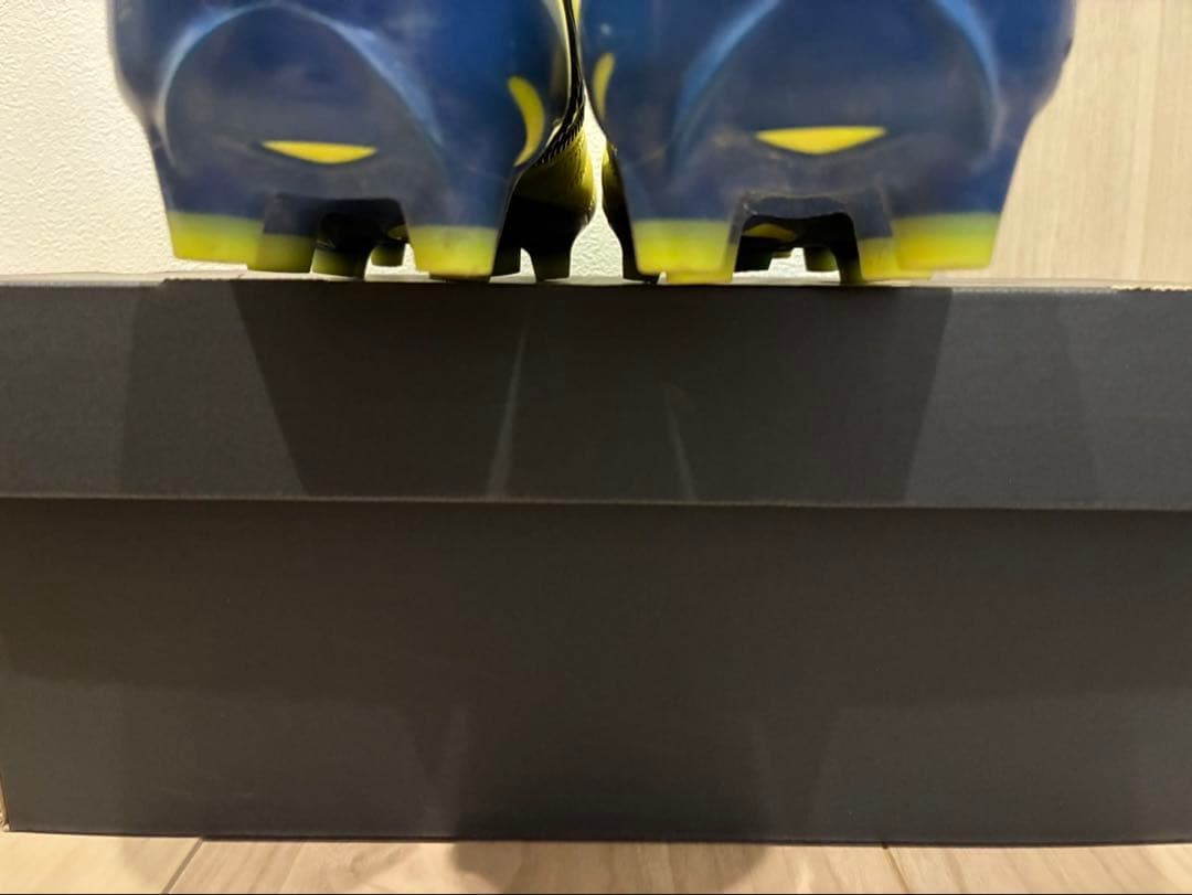 ミズノ　サッカースパイク　モレリアネオ２（イエロー・ブルー）　25.5