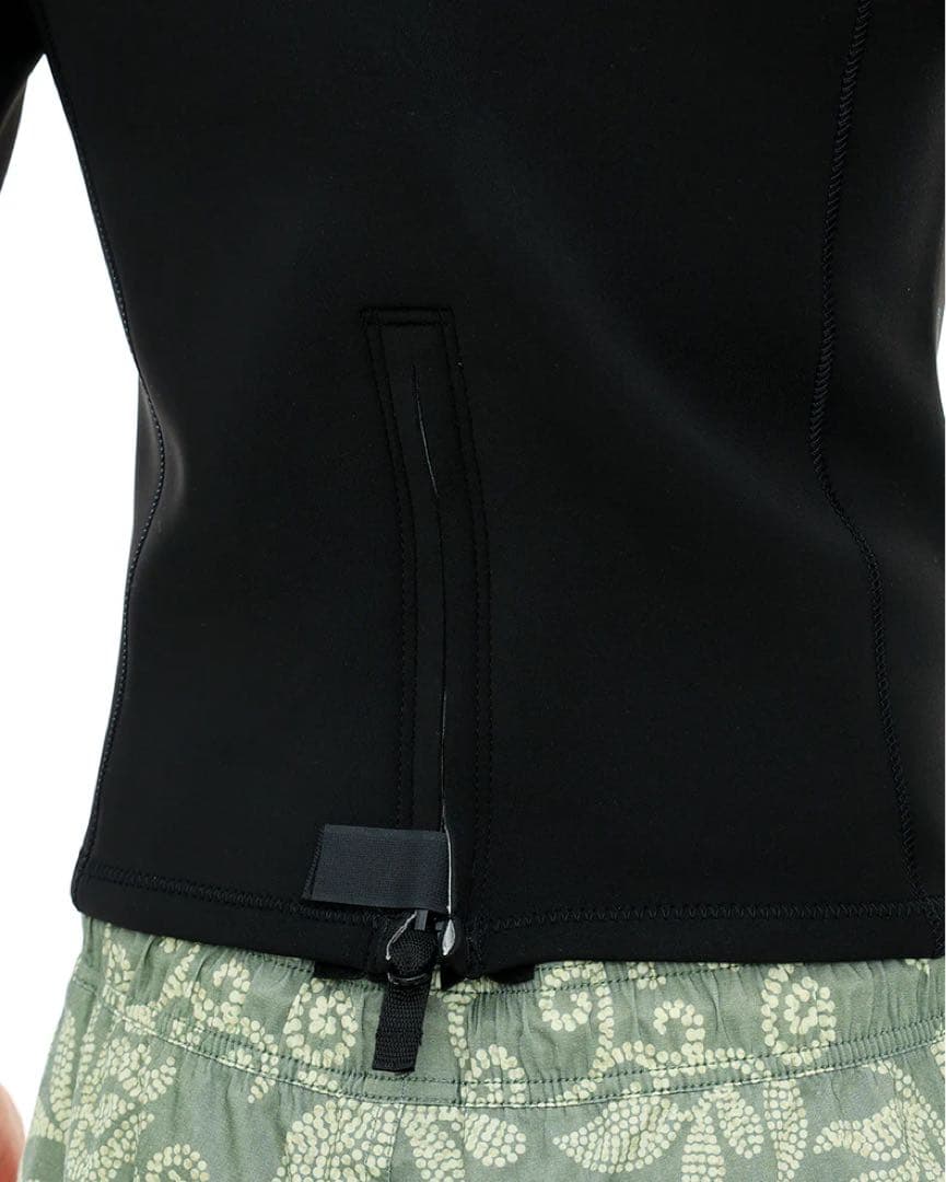 処分価格　サイズS タッパー　RVCA 新品4