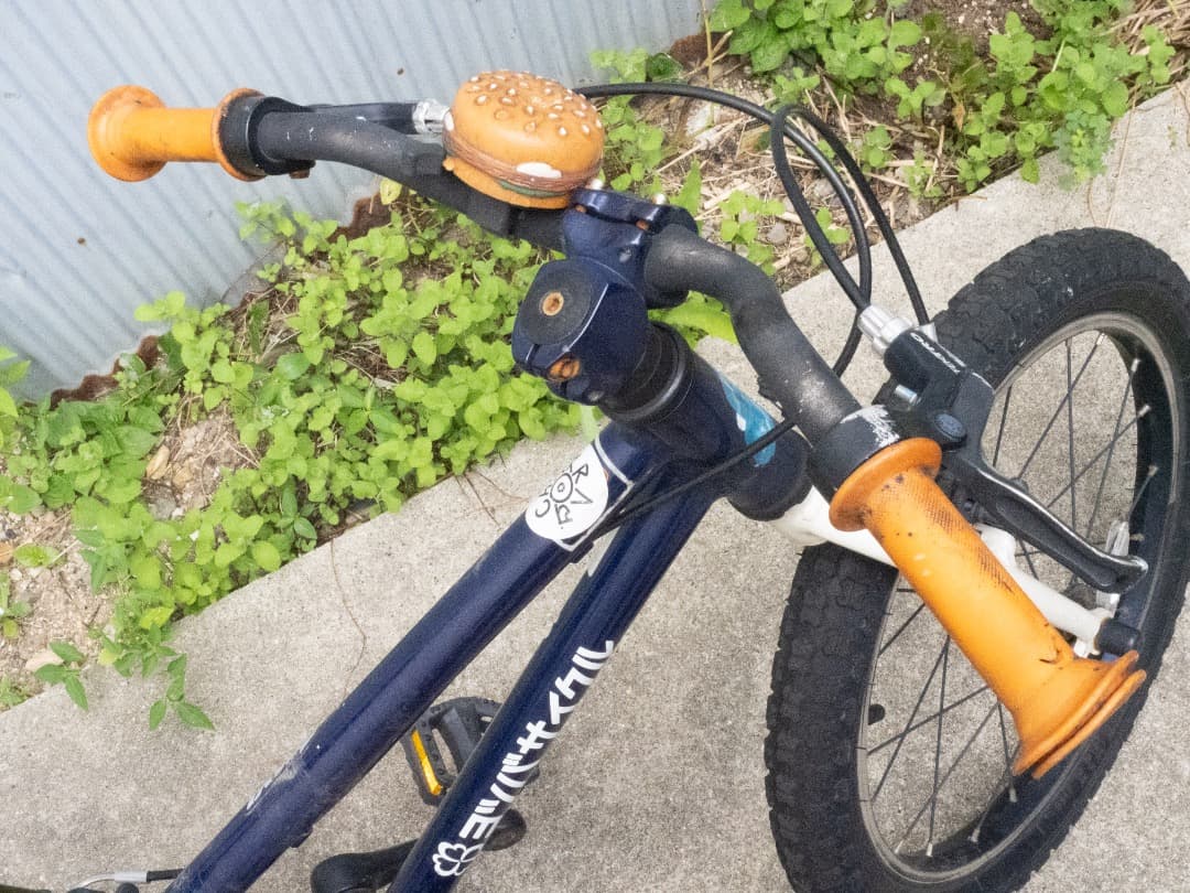 ヨツバサイクル18インチ キッズバイク ネイビー