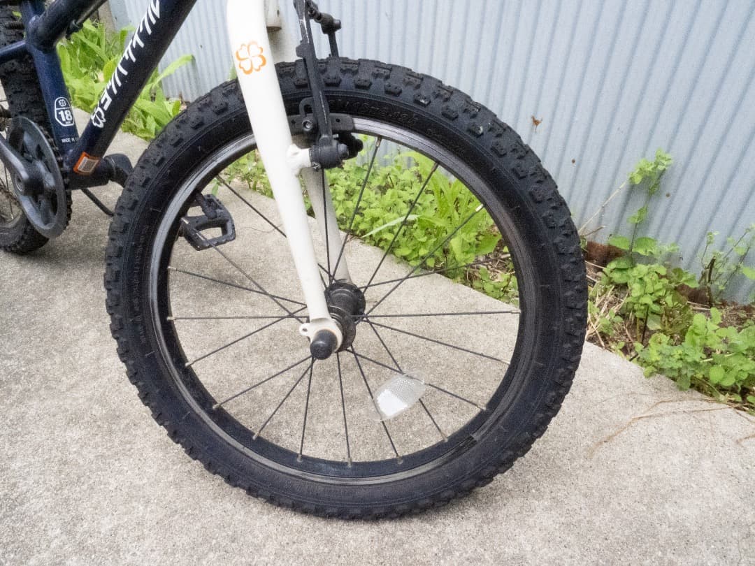 ヨツバサイクル18インチ キッズバイク ネイビー