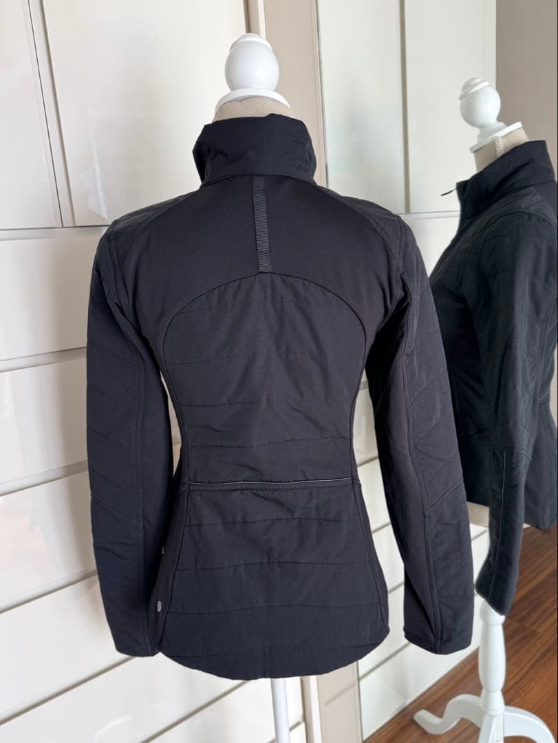 Lululemon レディースランニングジャケットS size ブラック