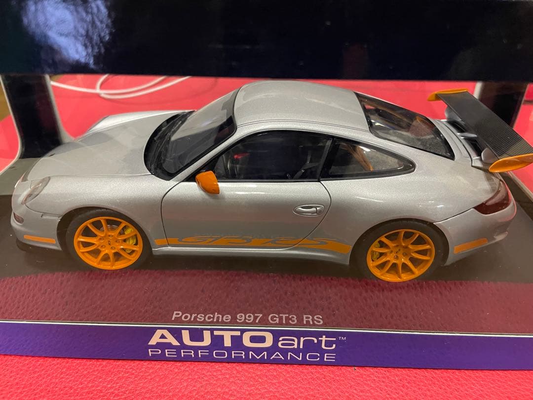 オートアート　ポルシェ997 GR3 RS
