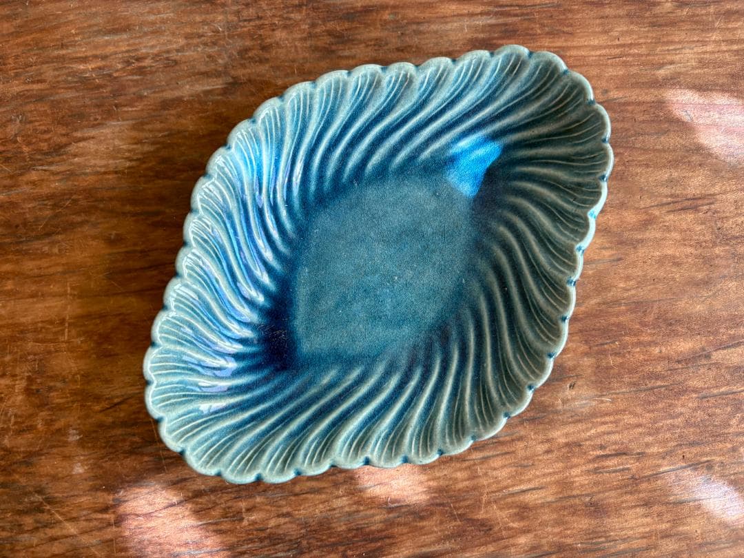 値下げ　珉平焼　コバルト秞　菱形皿　　花弁模様　無傷