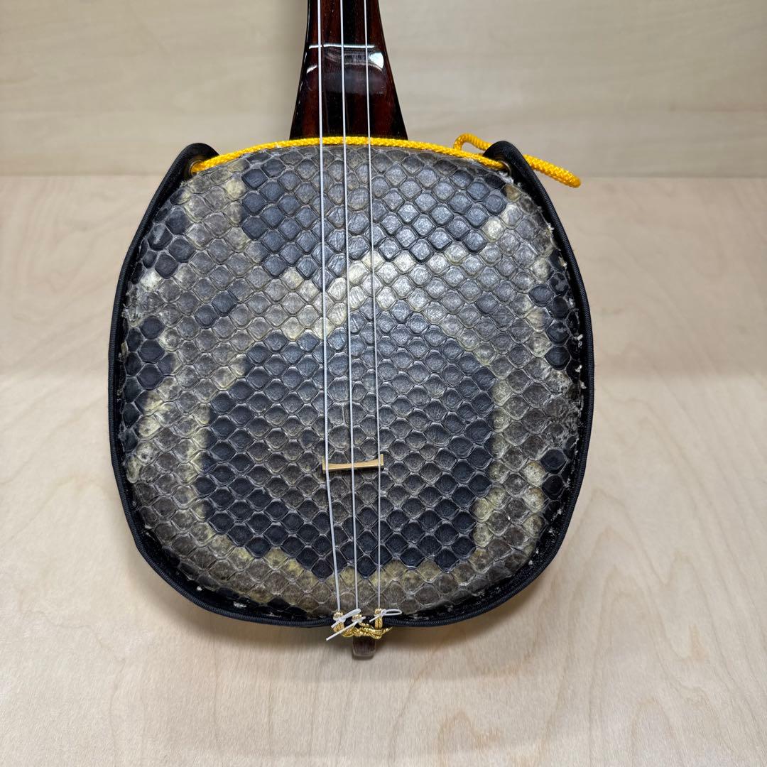 真壁型三線　仲嶺盛文作　本皮一枚張り ハードケース付き　こうさん専用