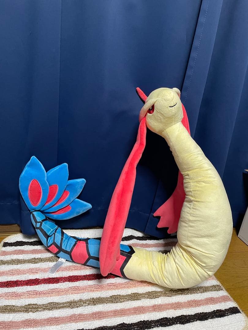 ロングにょろにょろぬいぐるみ　ミロカロス