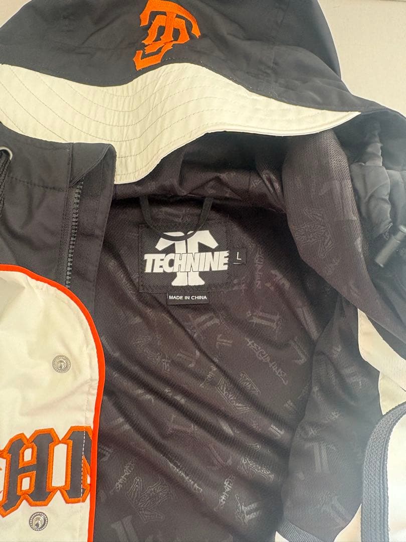 美品　テックナイン　スノーボード　ウェア　ジャイアンツ　巨人　L