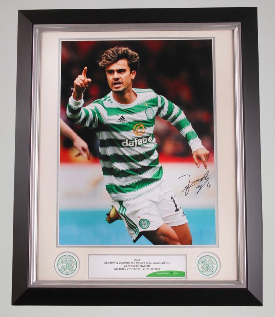 50個 限定品 セルティック ジョタ 直筆 サイン入り 写真 額縁入り レンヌ