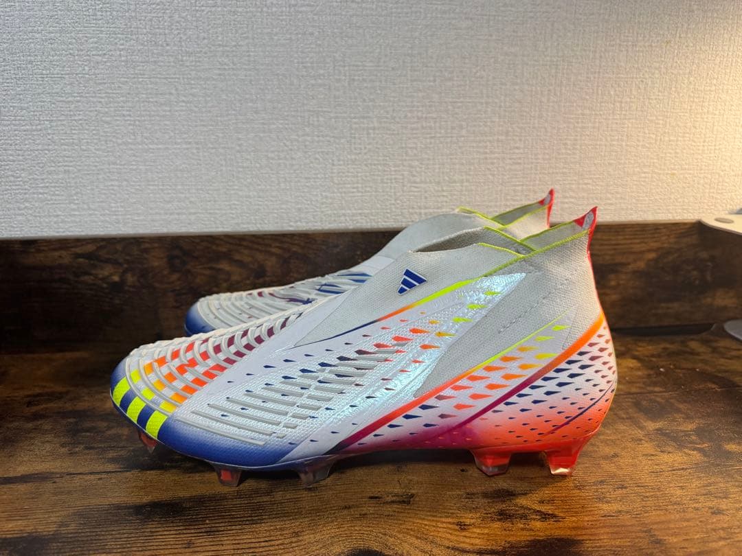 プレデター+ 27 cm 2022年ワールドカップモデル ￼