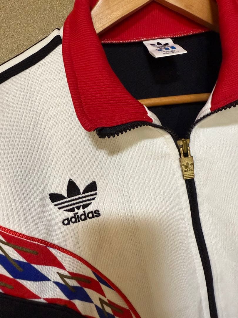 【美品】 90s adidas デサント製 ビンテージウエア サイズＯ