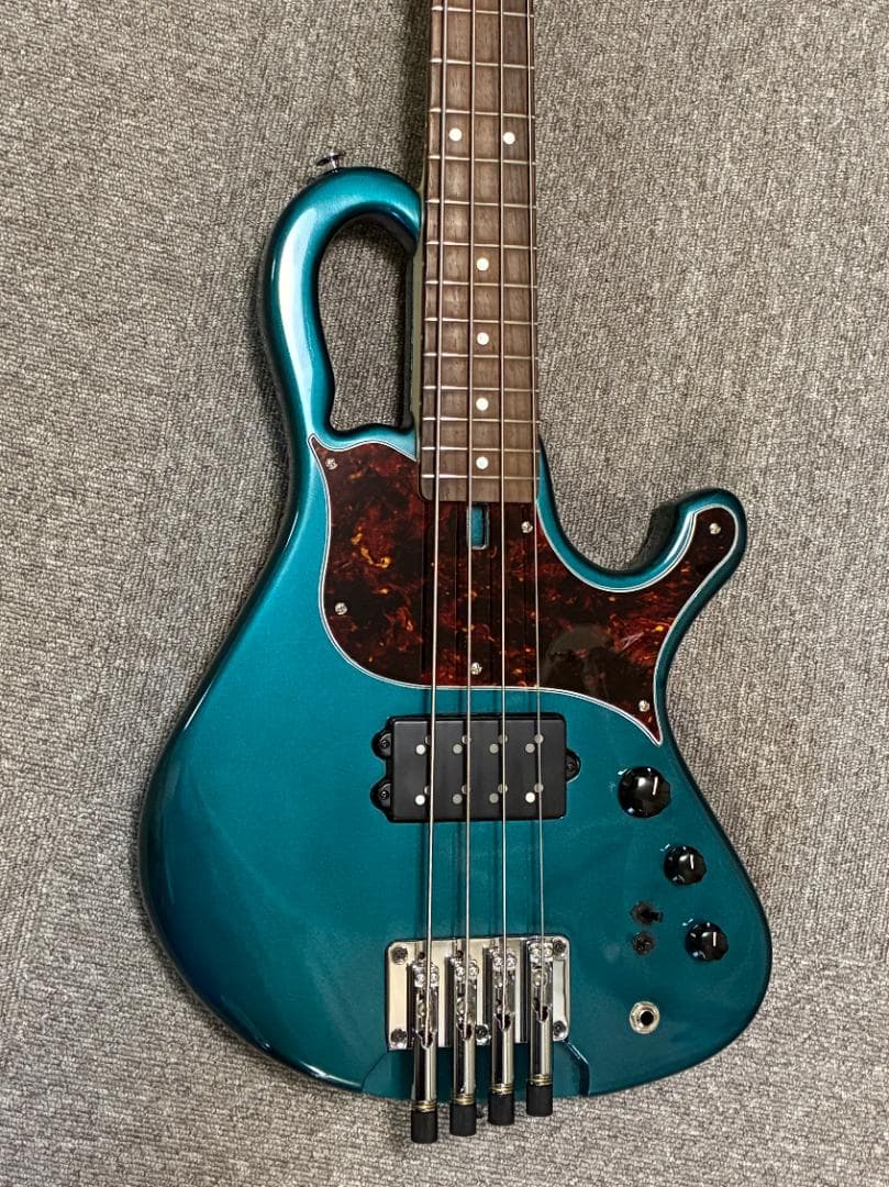 saitias guitars Lorentz 4 Std　軽量ヘッドレスベース