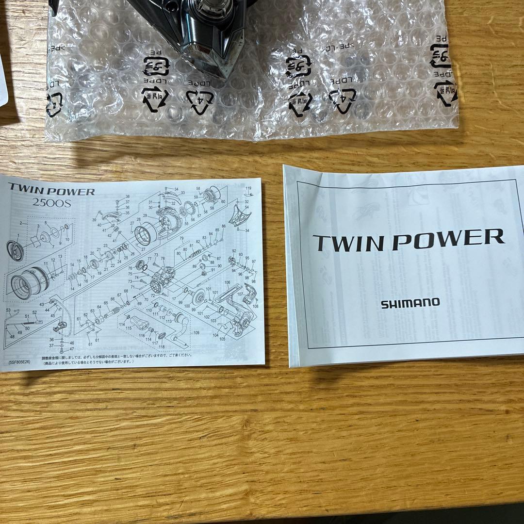 未使用　シマノ TWIN POWER C3000MHG リール