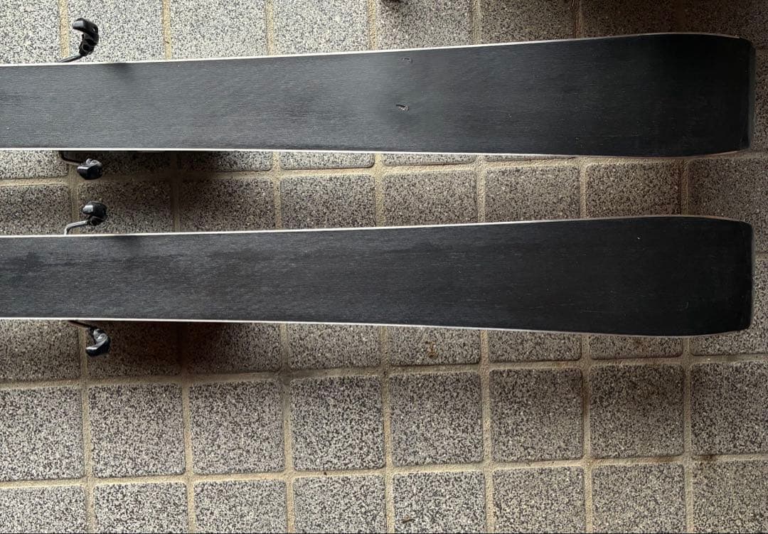 Völkl Racetiger srcスキー 赤/黒