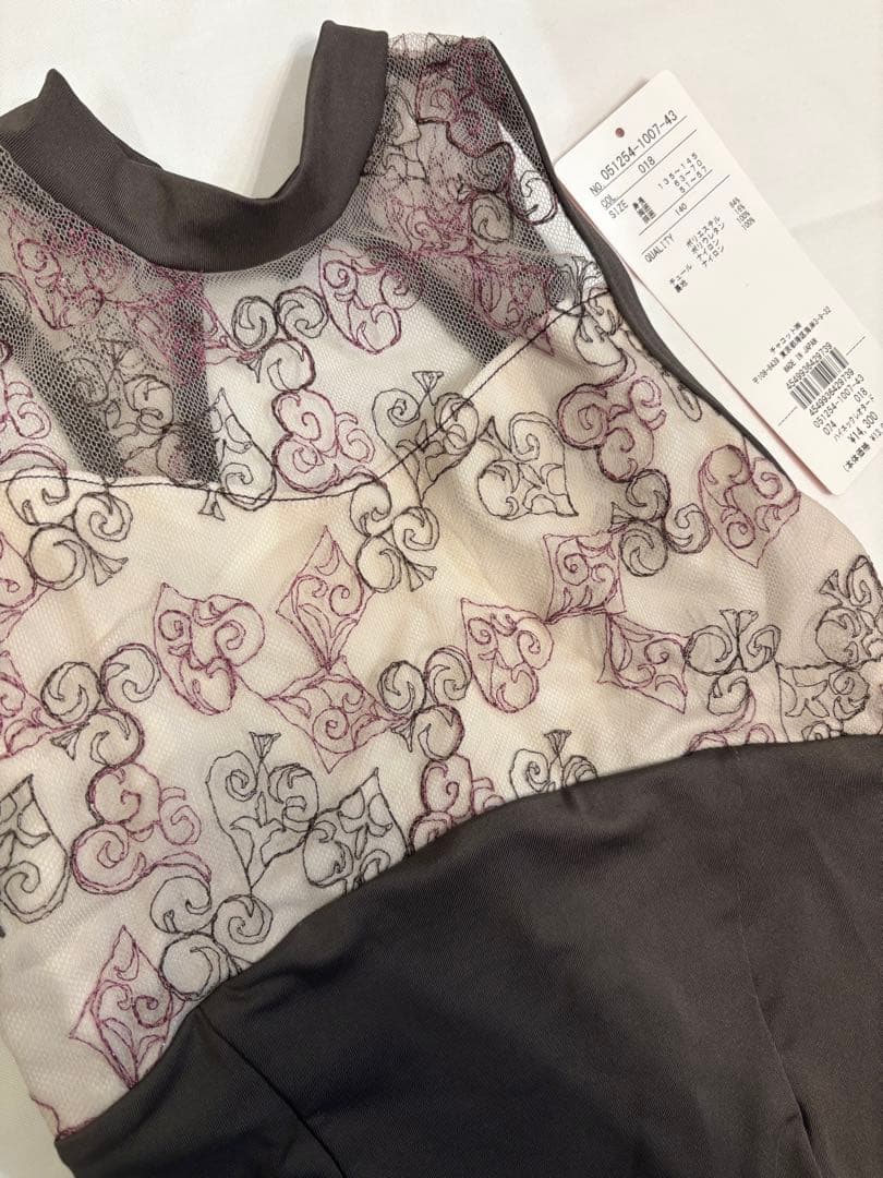 試着のみ チャコット レオタード ハイネック 140 トランプ柄