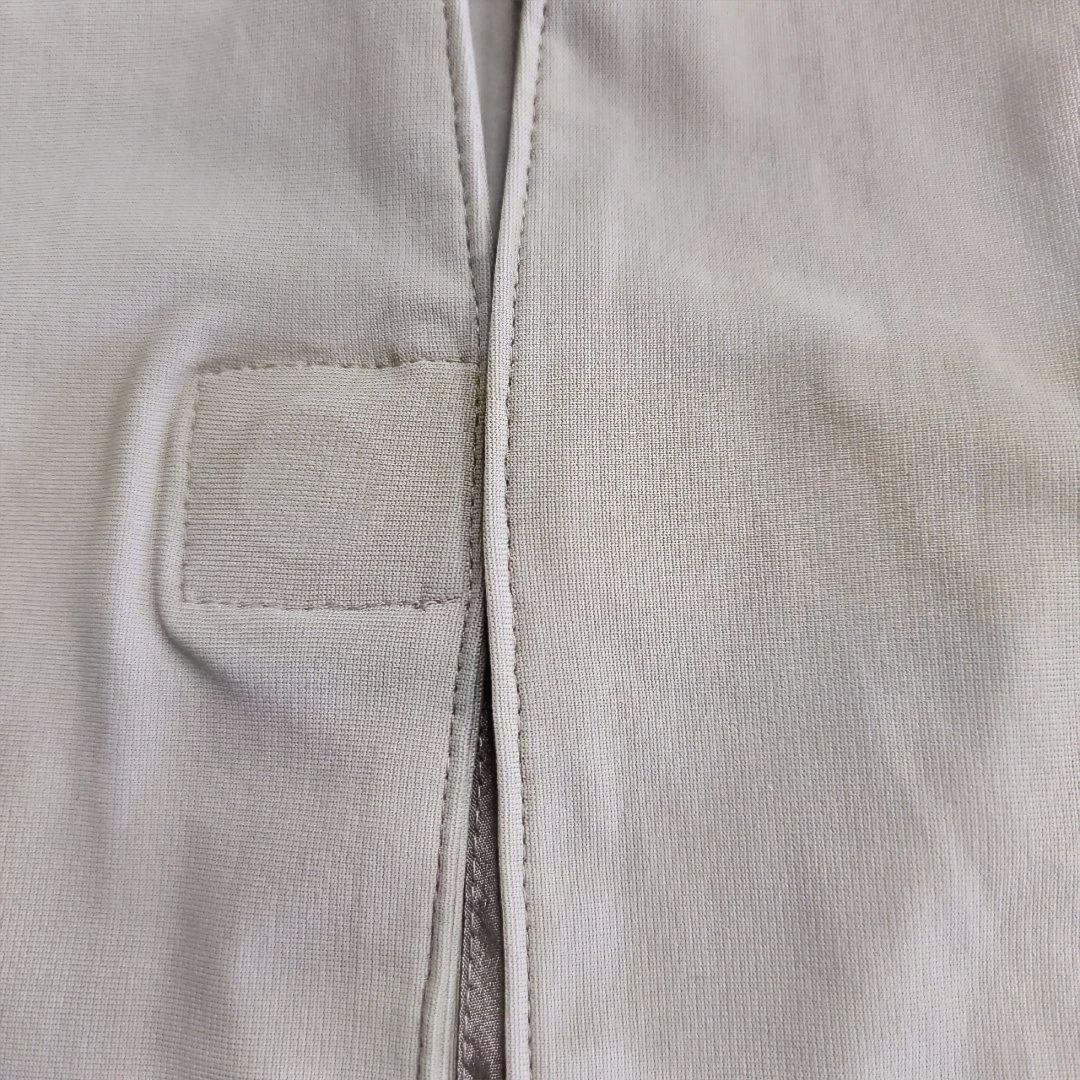 CRONOS ベージュ スリムフィットスーツとマスク