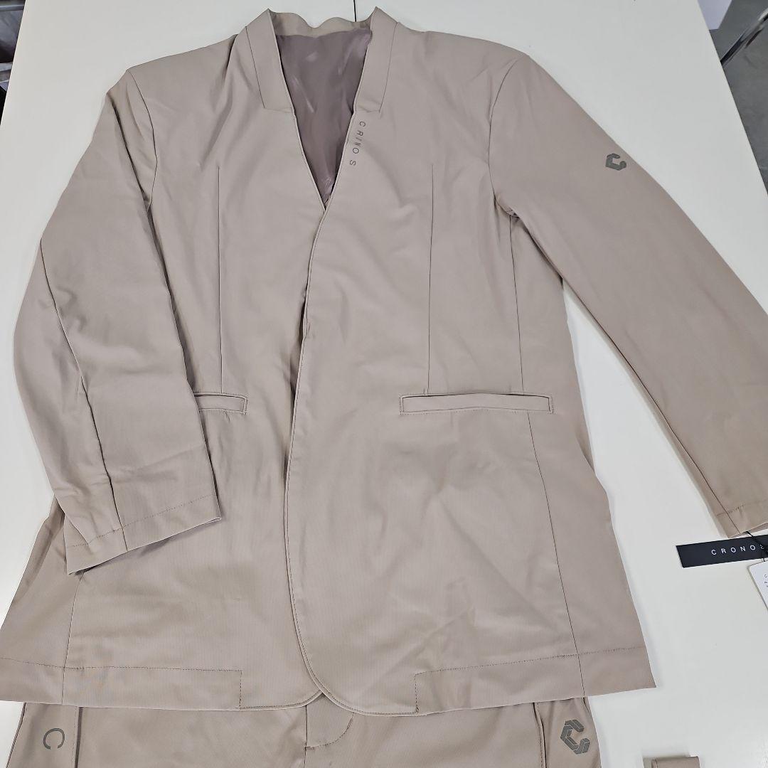 CRONOS ベージュ スリムフィットスーツとマスク