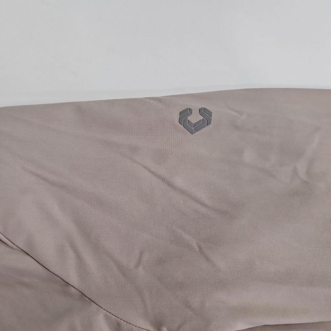 CRONOS ベージュ スリムフィットスーツとマスク