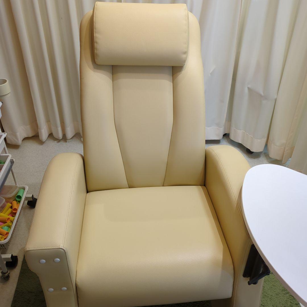 【中古美品】タカラベルモント REINE IIl エステ ネイル用ソファ ベッド