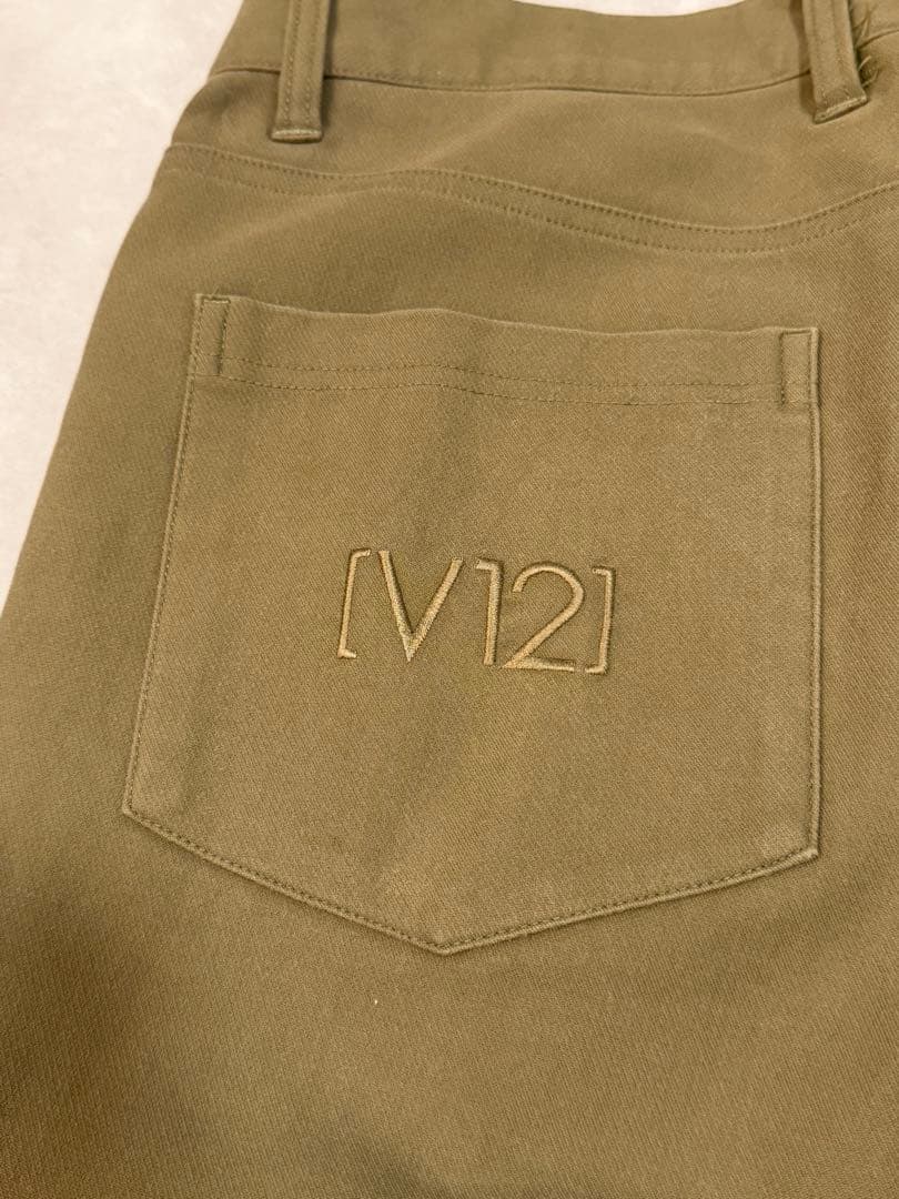 V12 オリーブ スリムフィットパンツ