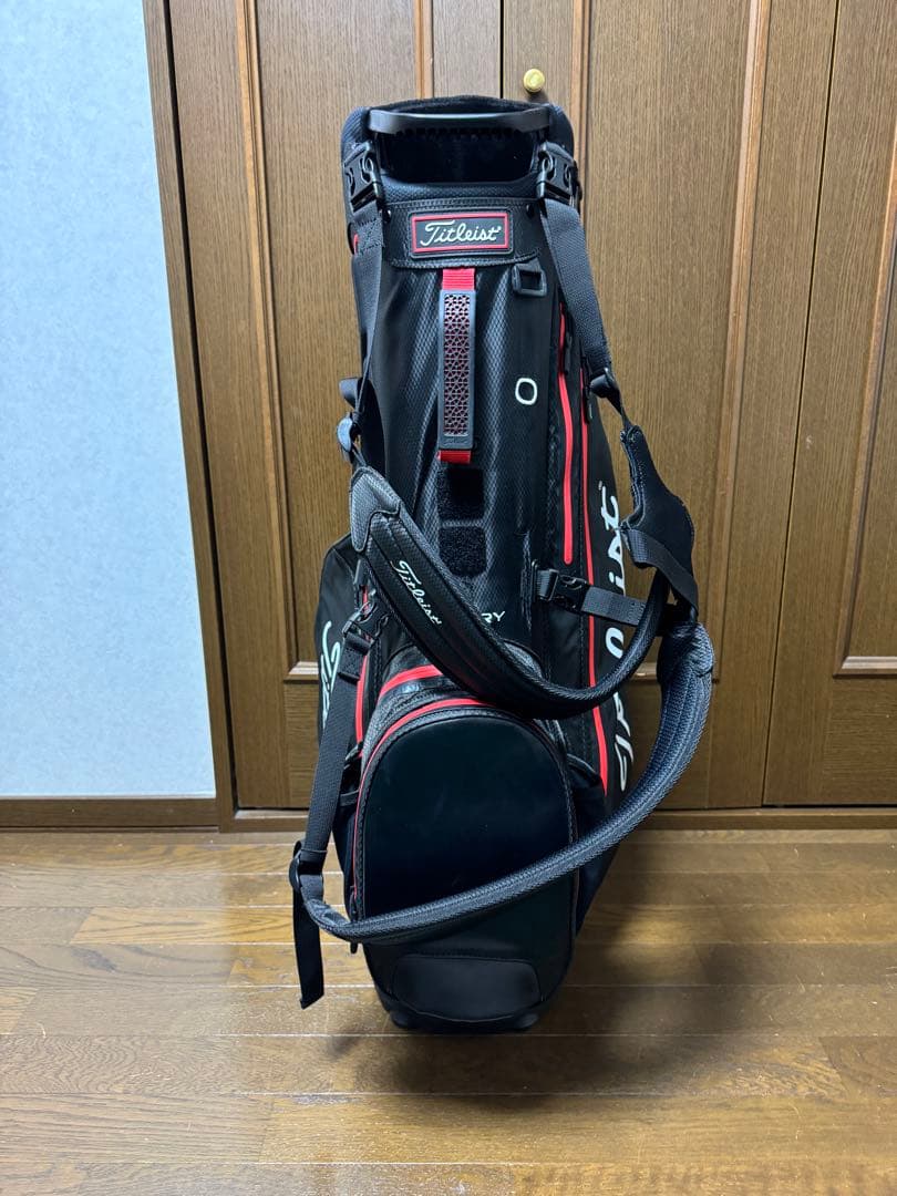 タイトリスト スタンド式キャディバッグ 黒/赤