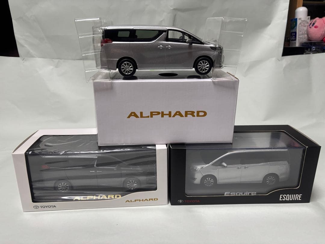 【最終価格】旧型アルファード前期&エスクワイア後期 ミニカー 3台セット