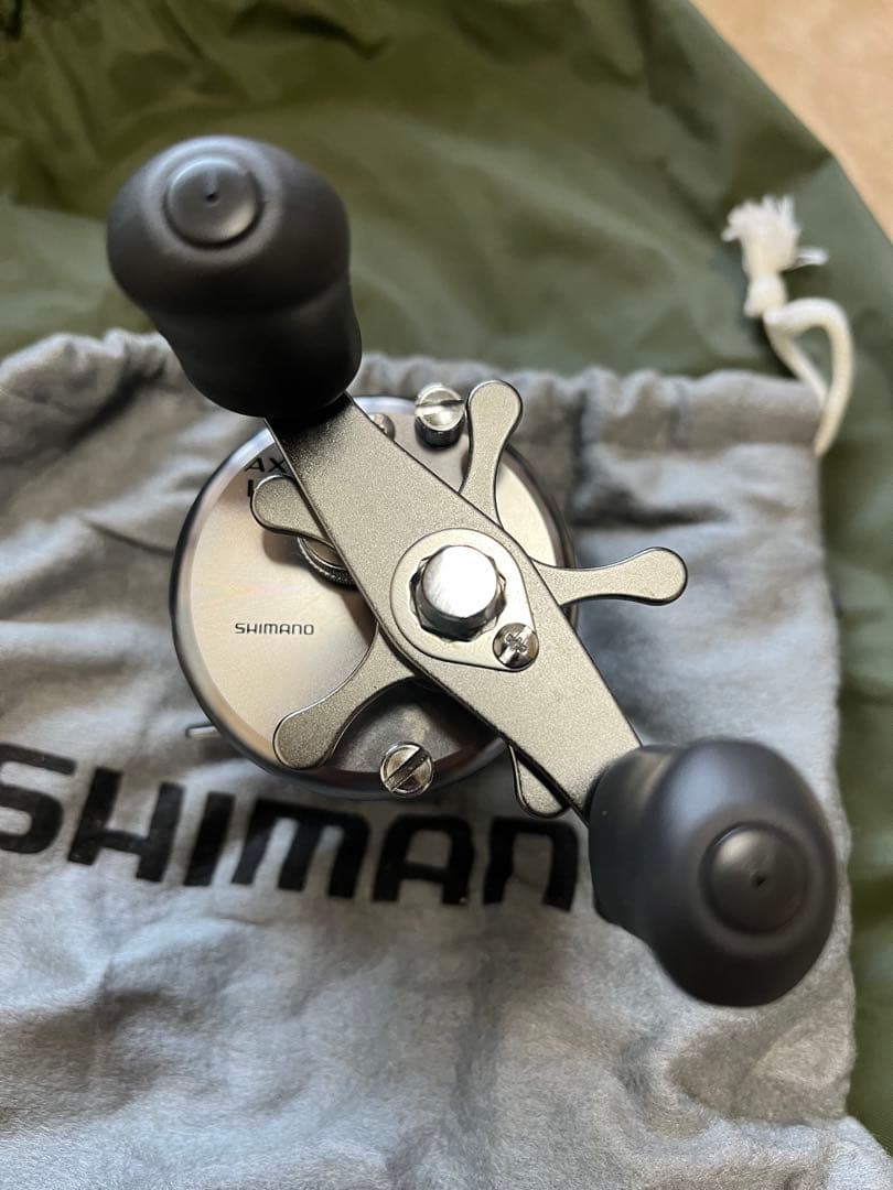 リール SHIMANO AXIS100 RH450