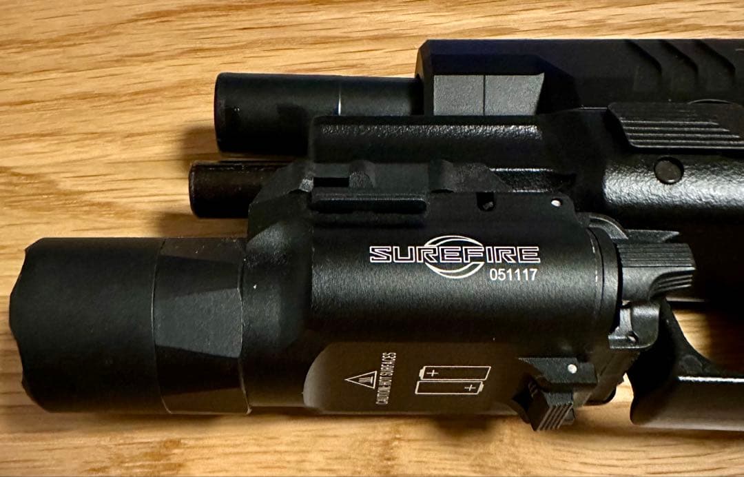 東京マルイ　XDM-40 ガスガン フラッシュライト　ホルスター　他おまけ付