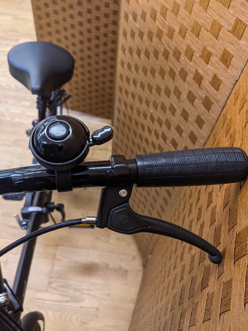 U022 美品　折り畳み自転車　20インチ　6段変速付き