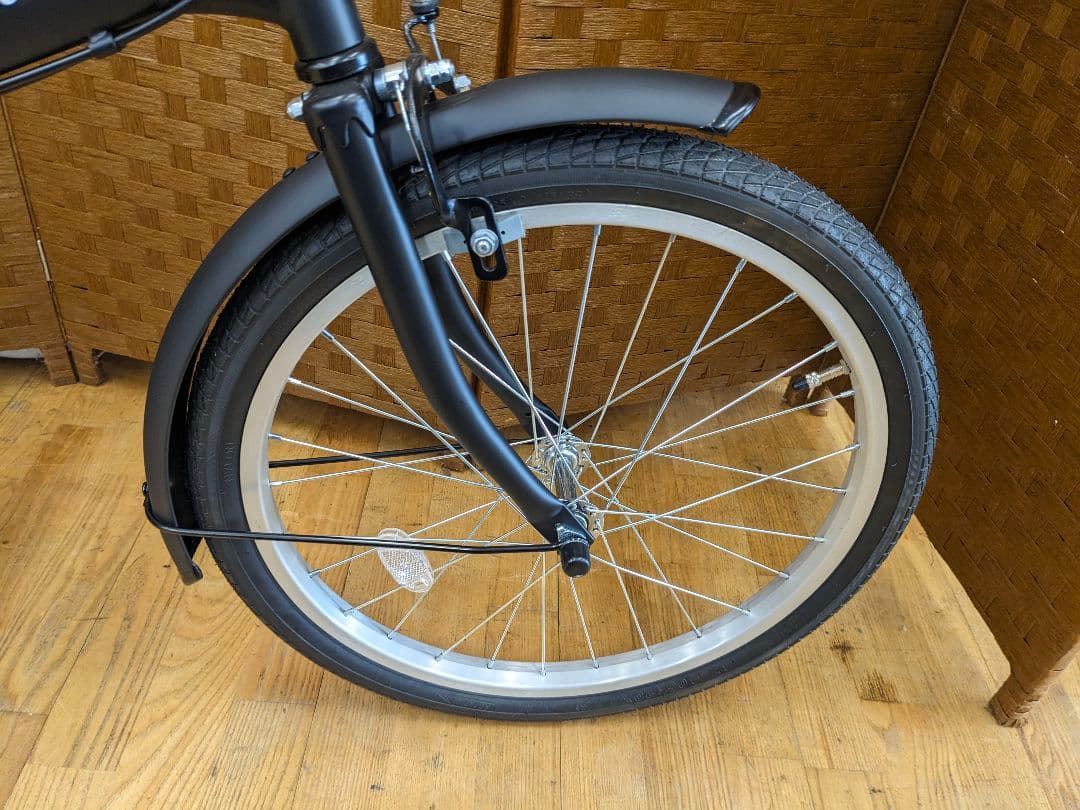 U022 美品　折り畳み自転車　20インチ　6段変速付き