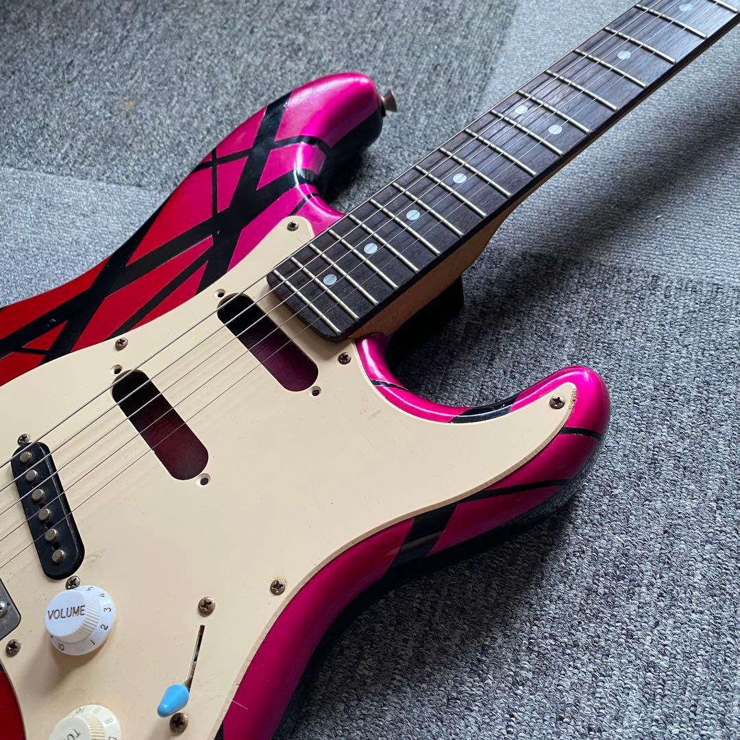 メタリックレッド ストラトキャスター EVHタイプ ノーブランド F社ロゴ付き