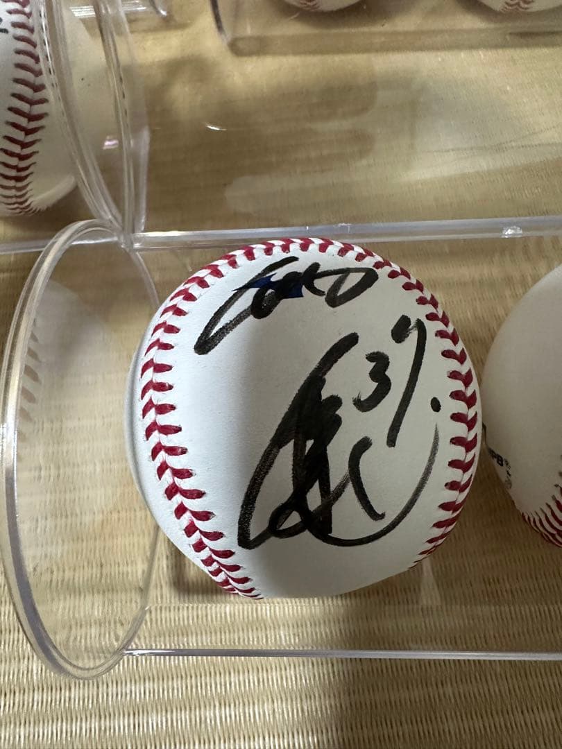 カープ選手直筆サイン入り野球ボール8個セット