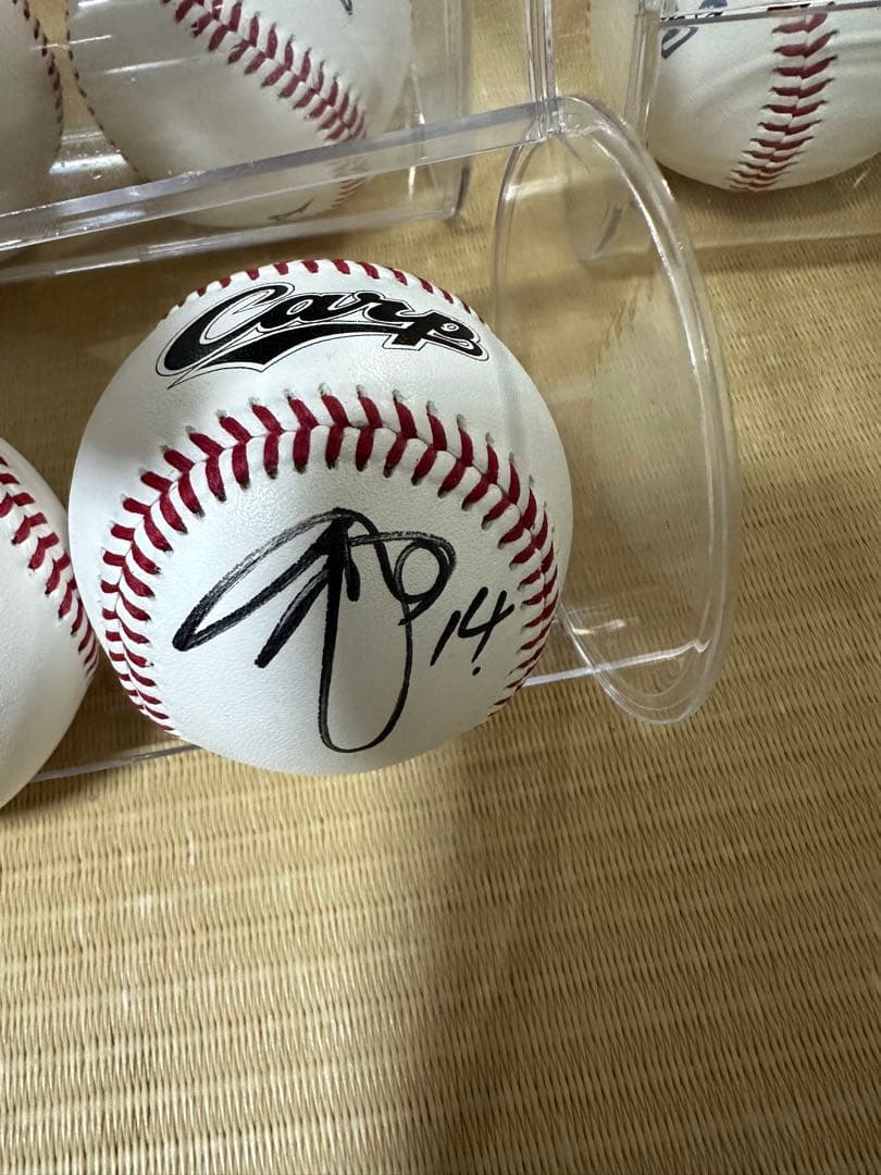 カープ選手直筆サイン入り野球ボール8個セット