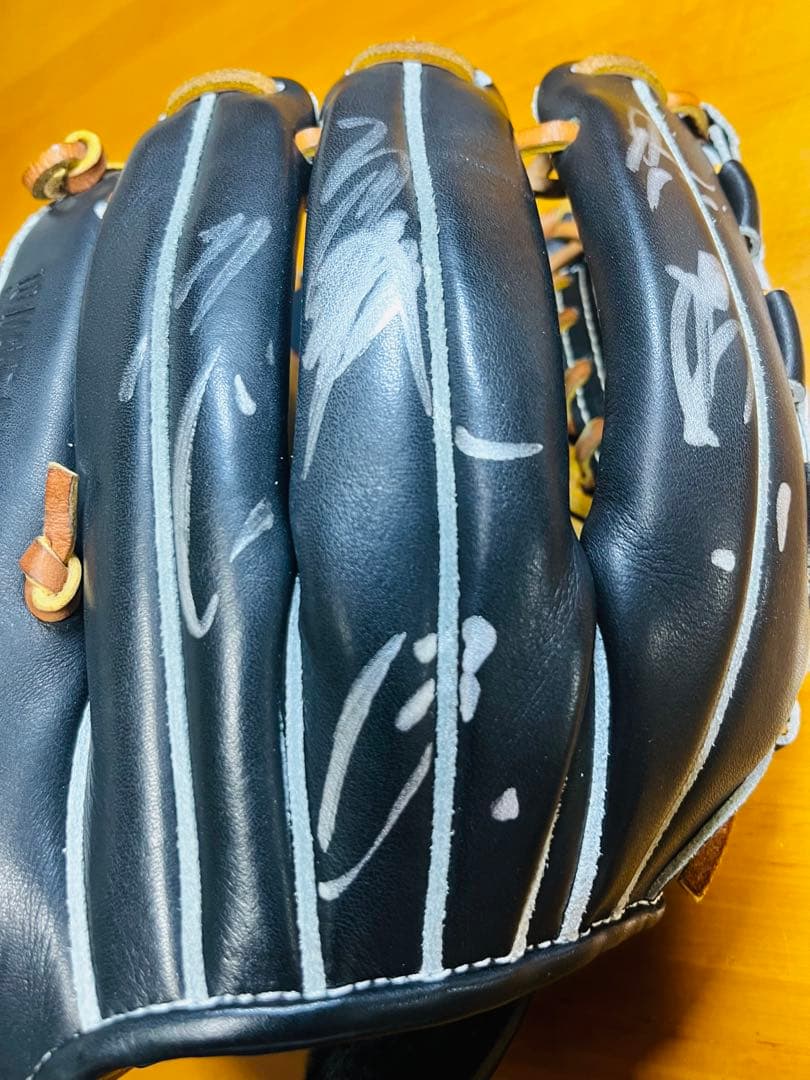 松田選手　3番　サイン入り 黒 レザー 硬式野球グローブ