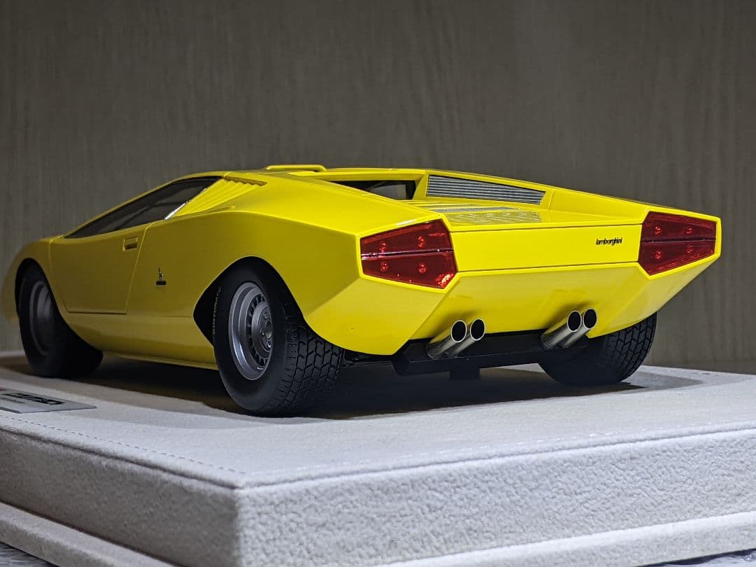 1/18 アイドロン カウンタックLP500 後期型 1971