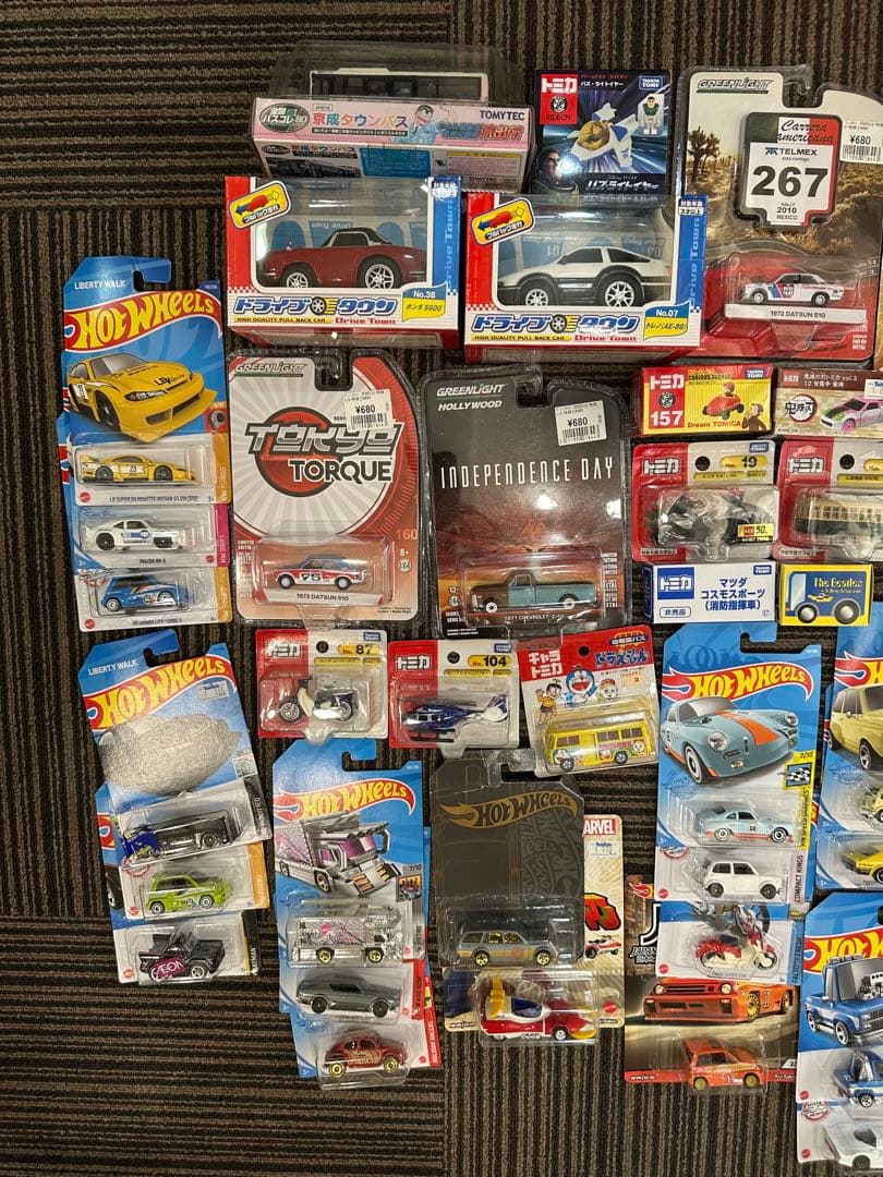 【箱詰め販売】Hot Wheels・トミカ　 ミニカーまとめ 全52点