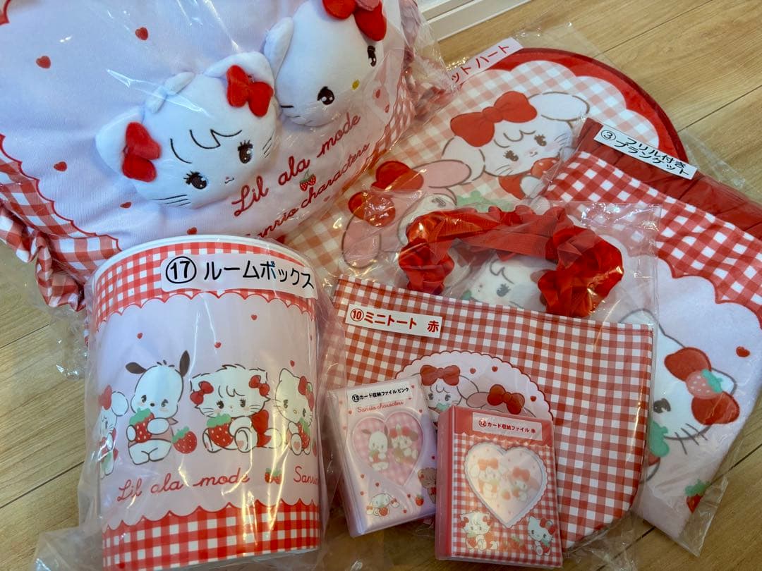 Lil ala mode×サンリオ　あたりくじ　ラストワンクッション　まとめ売り