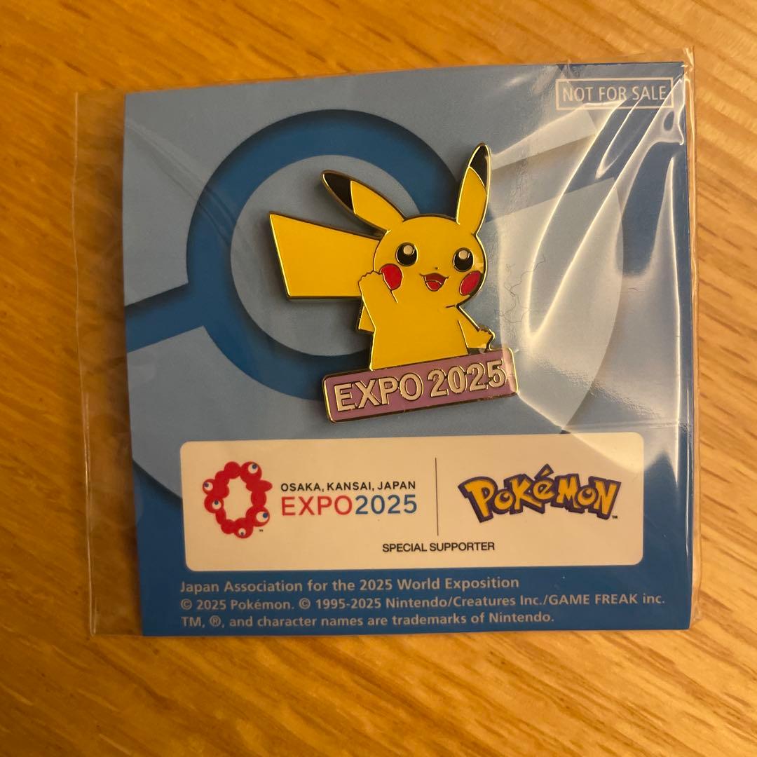 ポケモンと関西万博バッチ