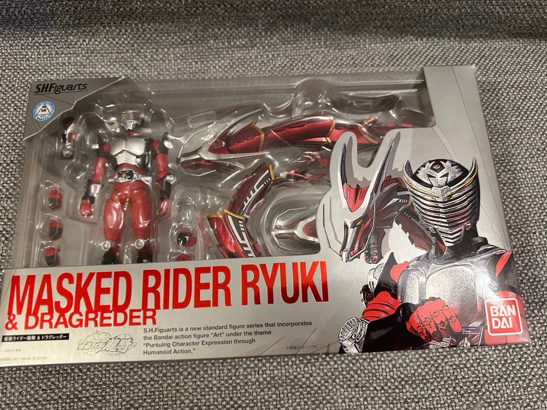 SH Figuarts 仮面ライダー龍騎&ドラグレッダー