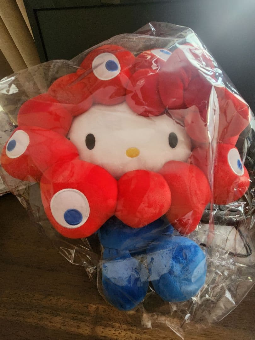 ミャクミャク　ハローキティぬいぐるみ　Lサイズ