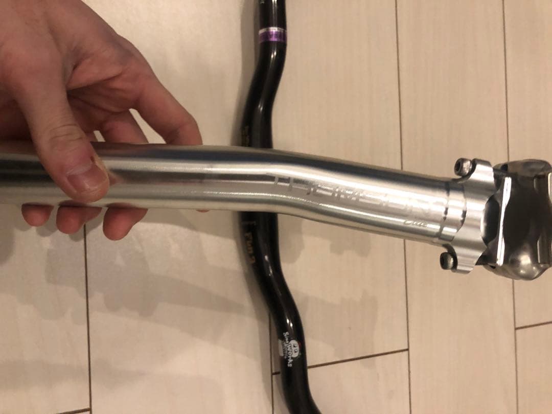 SimWorks Fun 3 ハンドル　トムソンシートポスト31.8