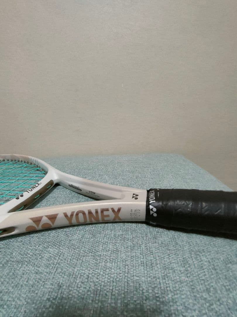 使用品　2024年 ヨネックスVコア100L 白 G2